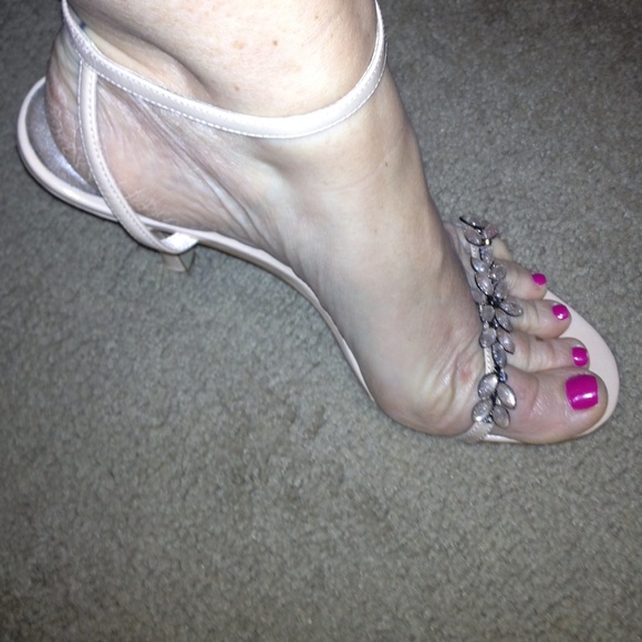 ALDO Nude Sandals Jeweled Patent Leather Heels EURO Size 39 - Picture 2 of 5